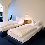 Szálloda Transit Loft